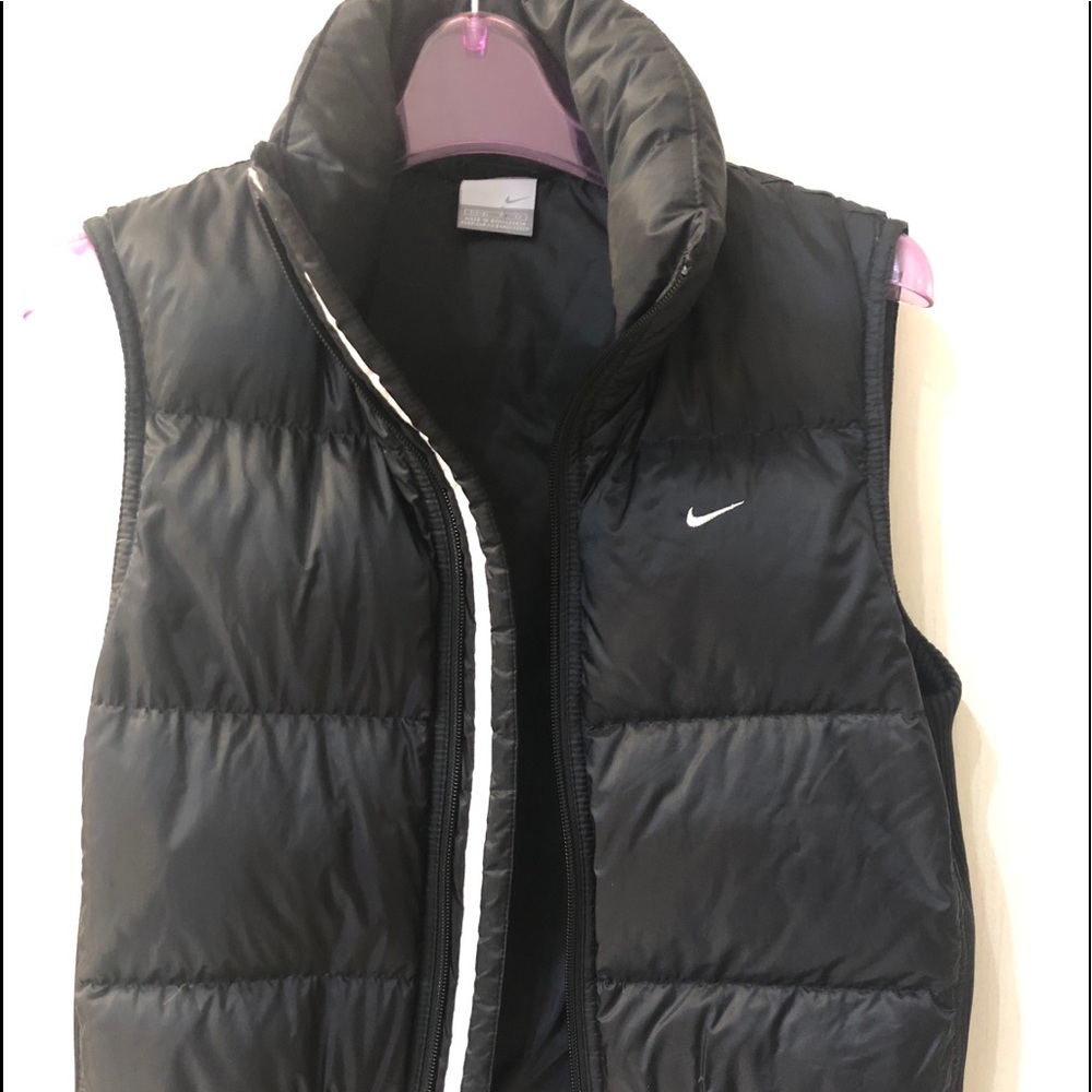 Nike sleeveless jacket🔥